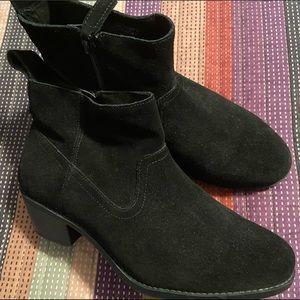 Vionic booties
